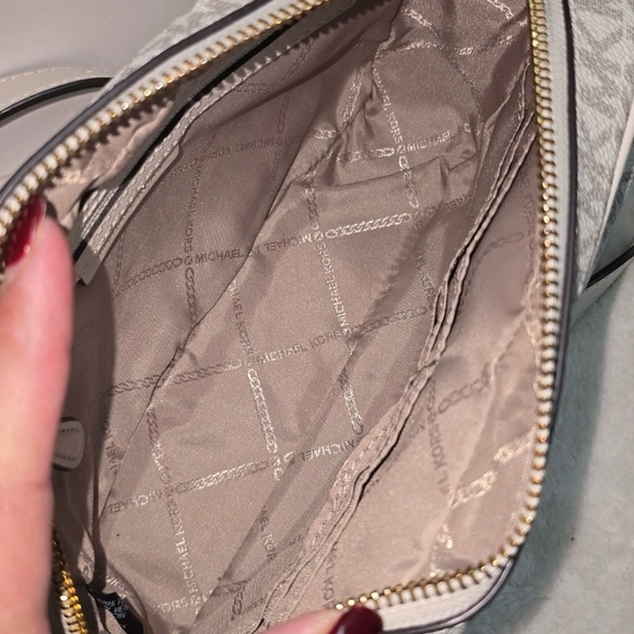 Michael Kors White and Gold Women's Bag NWOT - Picture 5 of 10